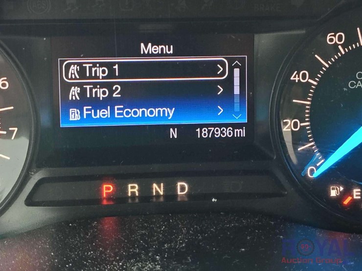 2016-ford-explorer-image-21