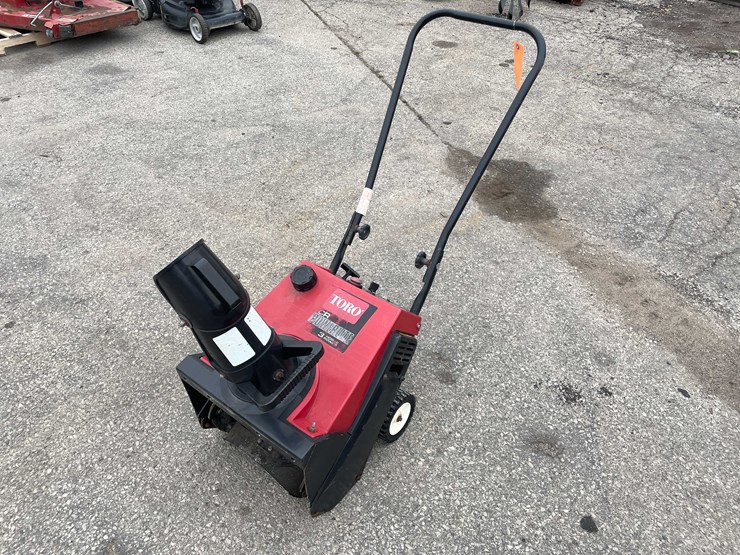 #14031-•-toro-ccr-snowblower-(o4)-image-1
