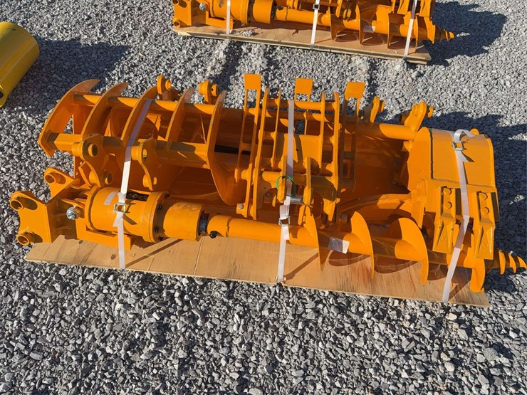 qty-(8)-cat-301-excavator-attachments-image-2