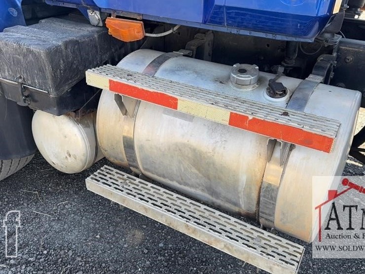 2004-mack-granite-cv713-image-26