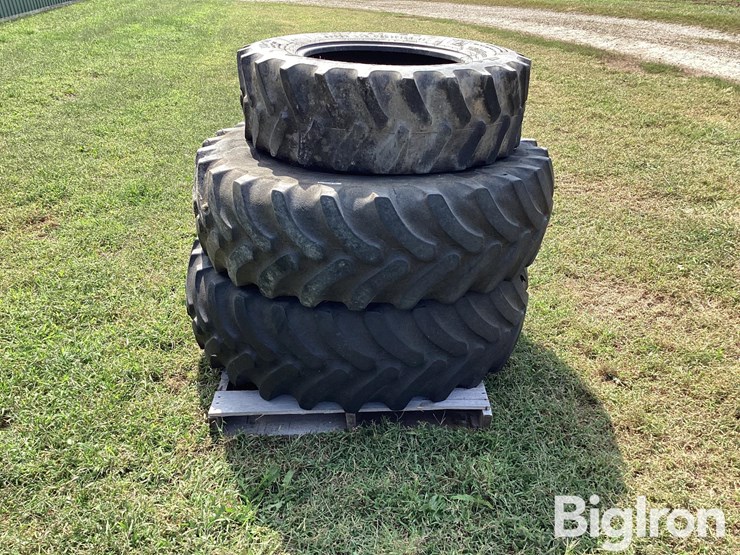 2)-16.9r30-tires-&-(1)-13.6-24-image-8