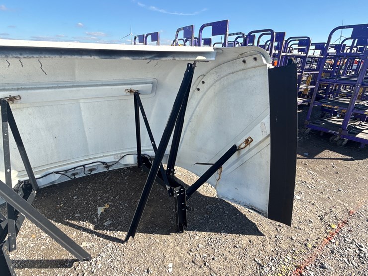 #28387-•-semi-truck-wind-deflector-image-8