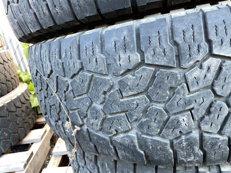 #5701-•-(4)-falken-wild-peak-a/t-17"-tires-image-9