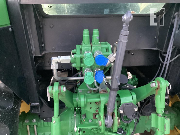 2018-john-deere-5085e-image-11