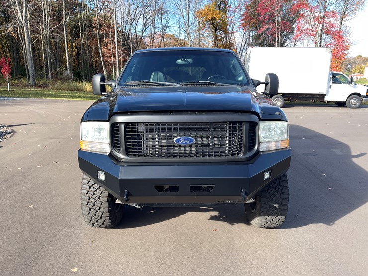 2004-ford-excursion-limited-image-2