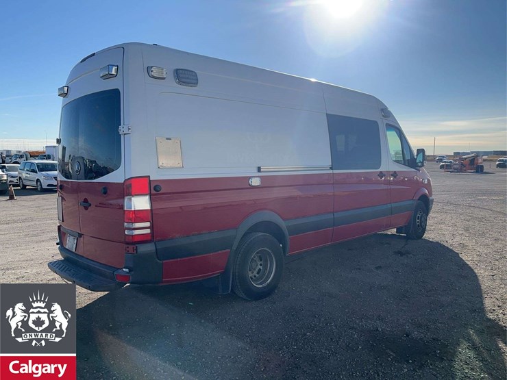 2010-mercedes-benz-sprinter-3500-image-4