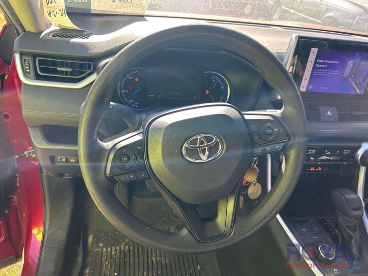 2023-toyota-rav4-image-14