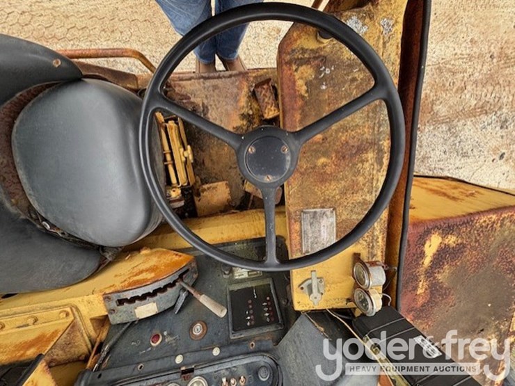 1990-caterpillar-613c-image-10