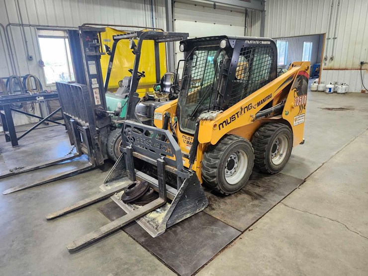 2019-mustang-1350r-image-1