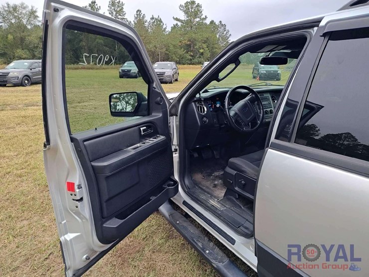 2017-ford-expedition-image-14