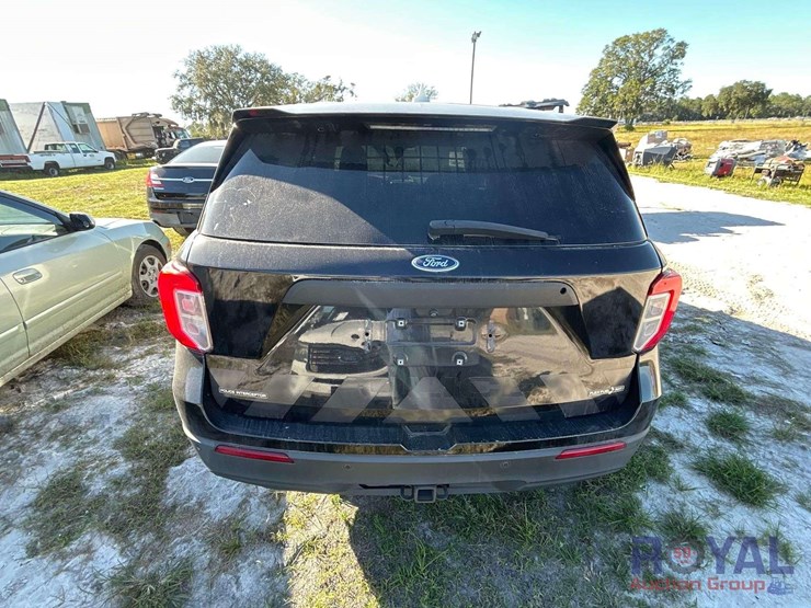 2022-ford-explorer-image-19