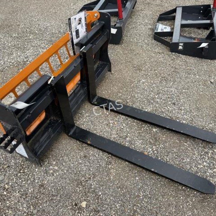 #115 • Land Honor Skid Steer 42" Pallet Forks