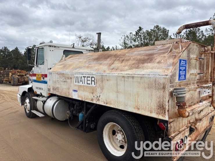 1995-gmc-4200-image-3