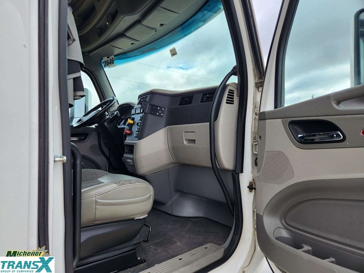 2018-peterbilt-579-image-44