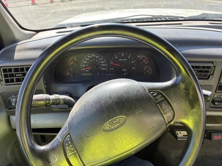 2002-ford-f450-image-13