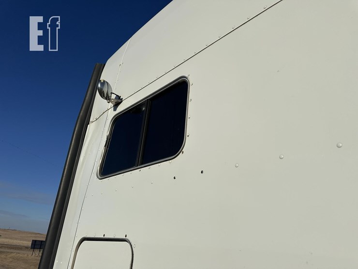 2014-peterbilt-386-image-6