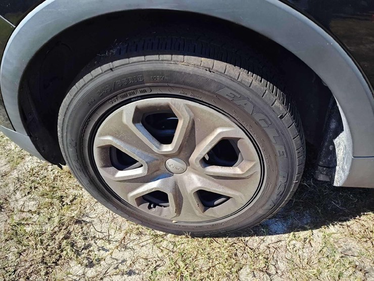 2016-ford-explorer-image-32