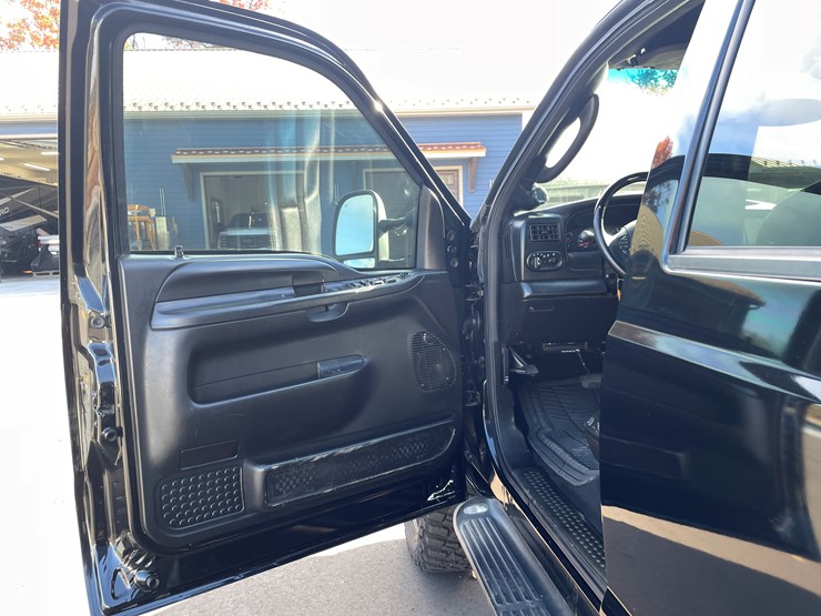 2004-ford-excursion-limited-image-68