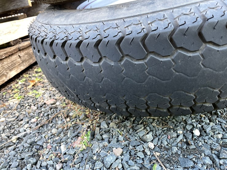 #5706-•-(2)-st205/75d15-tires-on-5-bolt-rims-image-9