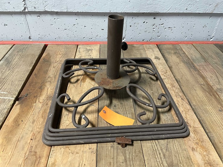 #14022-•-patio-umbrella-base-(o3)-image-3