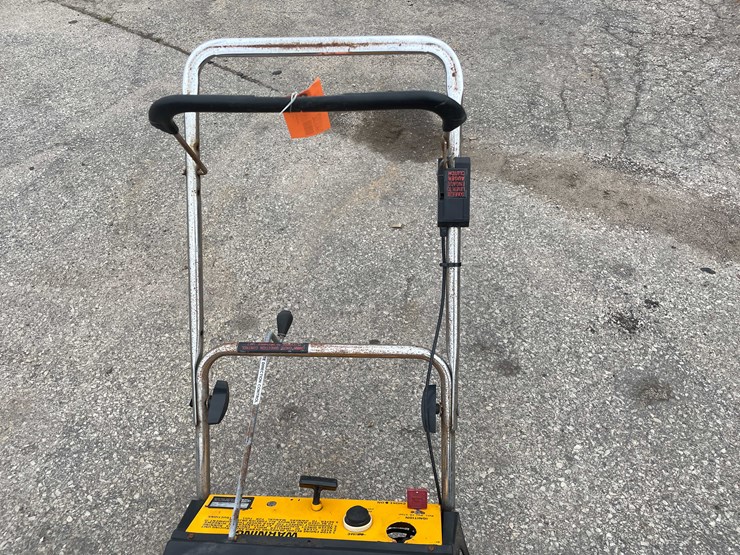 #14032-•-mtd-3/21-snowblower-(o4)-image-19