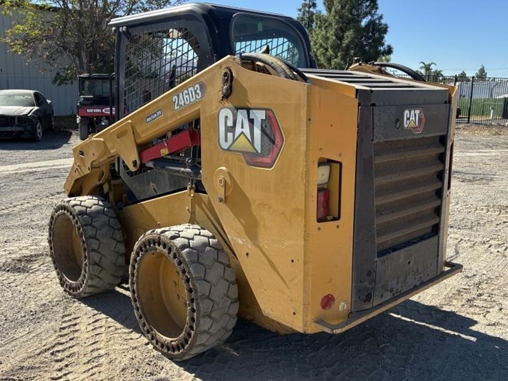 2020-caterpillar-246d3-image-4