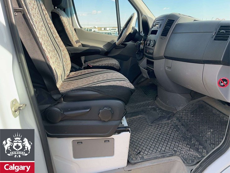 2010-mercedes-benz-sprinter-3500-image-11