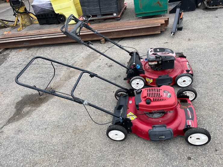 #14030-•-(2)-toro-recycler-lawn-mowers-(o4)-image-4