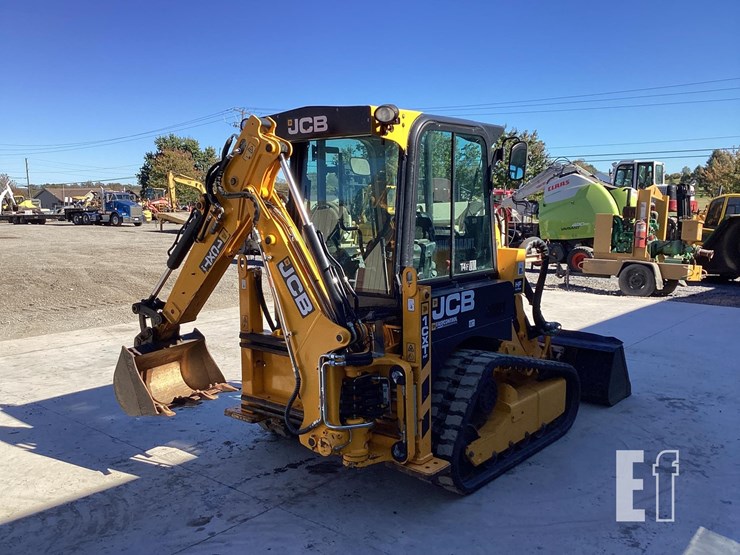 2021-jcb-1cxt-image-4