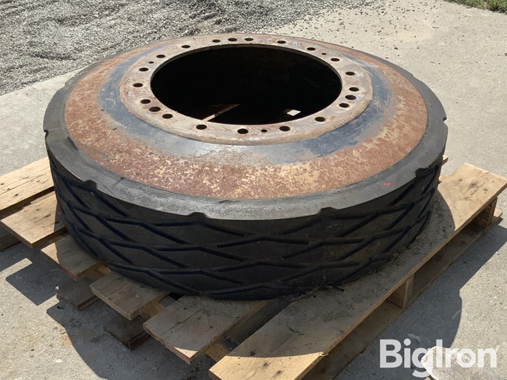 challenger-65-tire/wheel-assembly-image-1