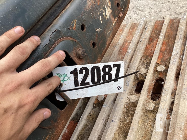 2021-hyundai-hx220l-image-21