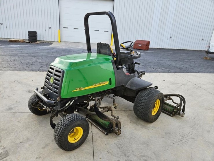 john-deere-3225c-image-5