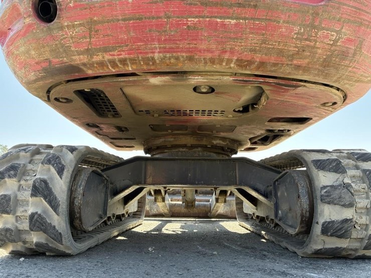 2016-takeuchi-tb230-image-13