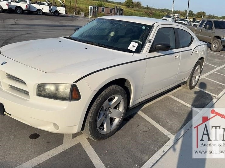 2010-dodge-charger-image-7