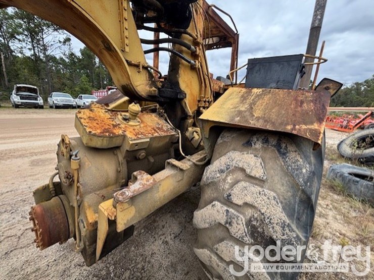 1990-caterpillar-613c-image-12