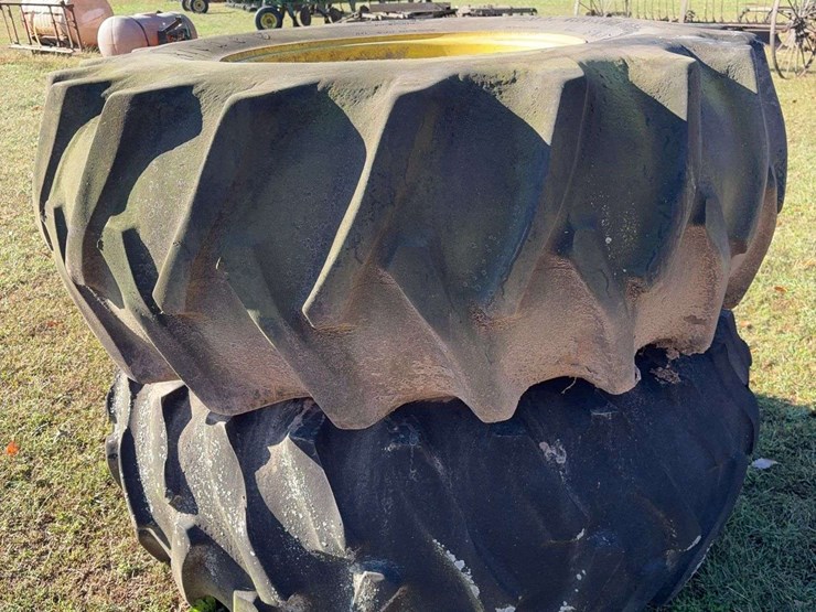 firestone-24.5-32-combine-tires,-8-bolt.-image-3