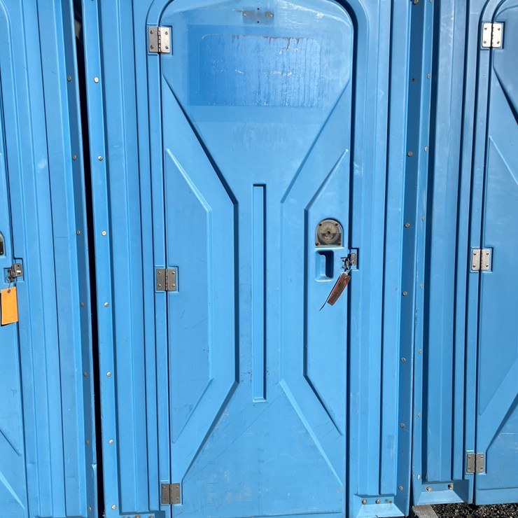 #5663 • Satellite Ind. Inc. Porta Potty