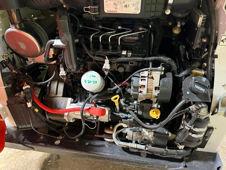 2021-bobcat-s590-image-14