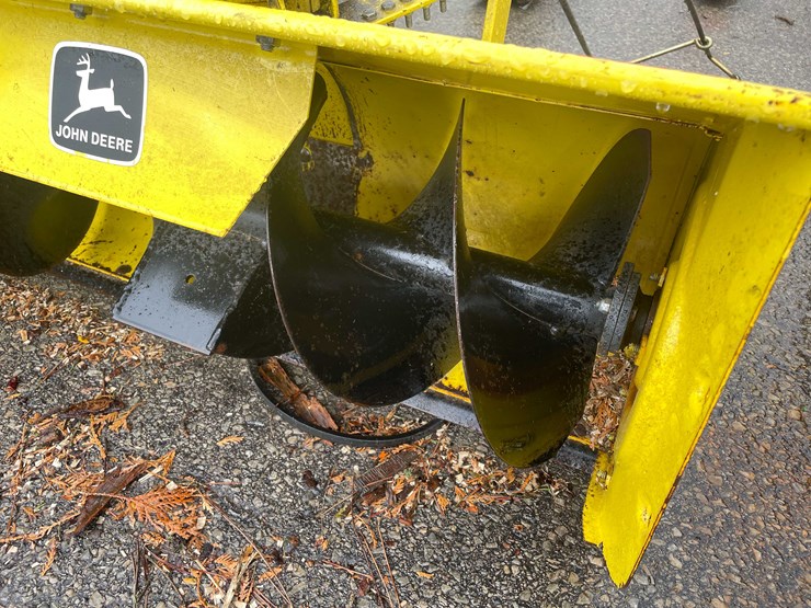 #14066-•-john-deere-snow-blower-(o4)-image-4