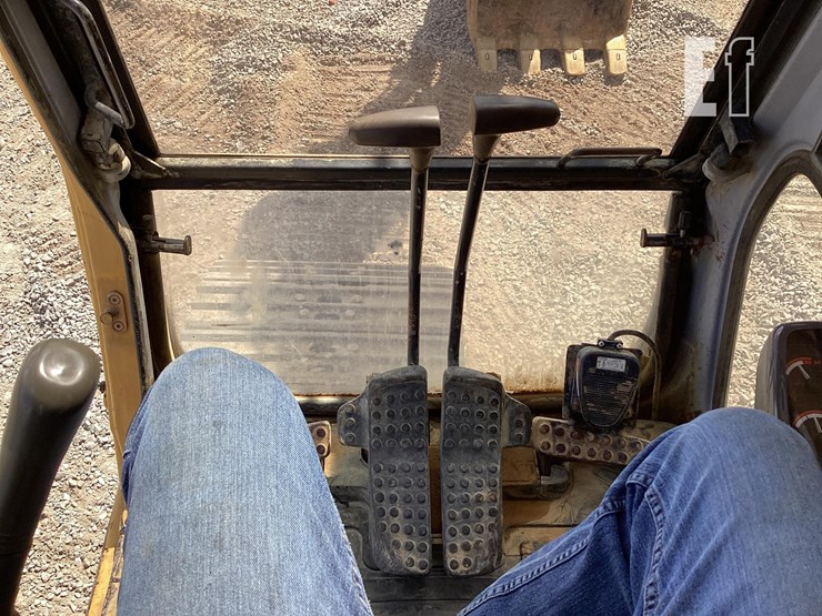 1998-deere-690e-lc-image-17