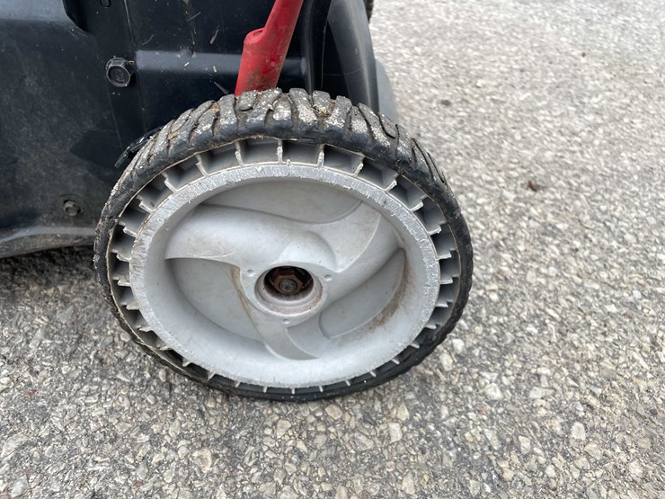 #14028-•-craftsman-22"-lawn-mower-(o3)-image-16