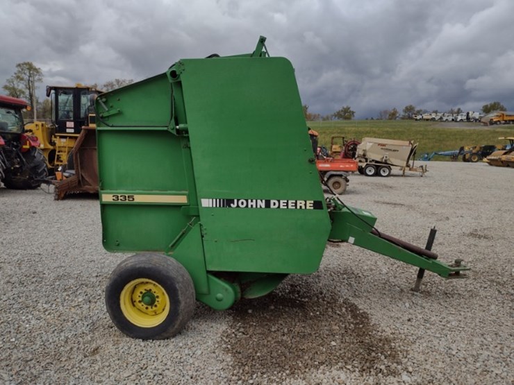 john-deere-335-image-3