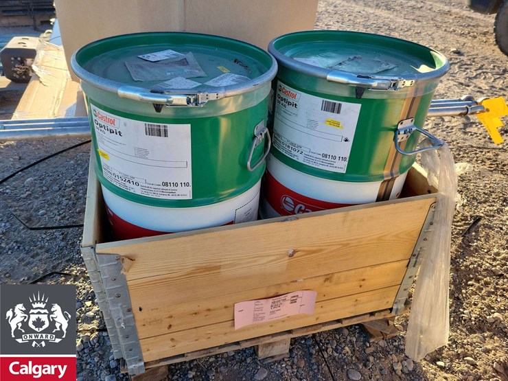 pallet-of-boxes-with-parts-with-2-drums-castrol-optipit-image-15