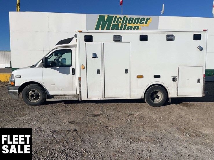 2018-chevrolet-express-s/a-ambulance-image-2