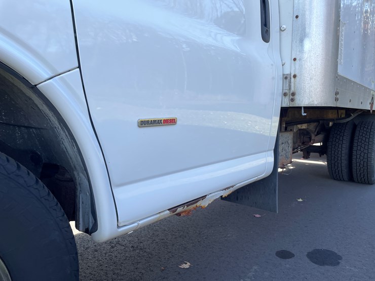 2007-chevrolet-g3500-image-18