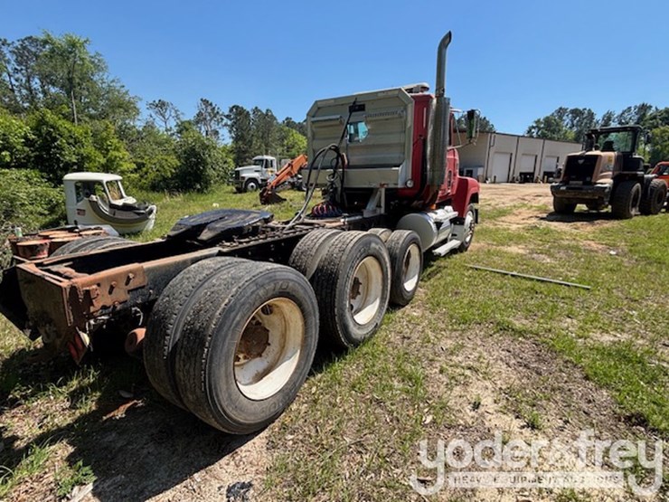 1999-mack-ch613-image-4
