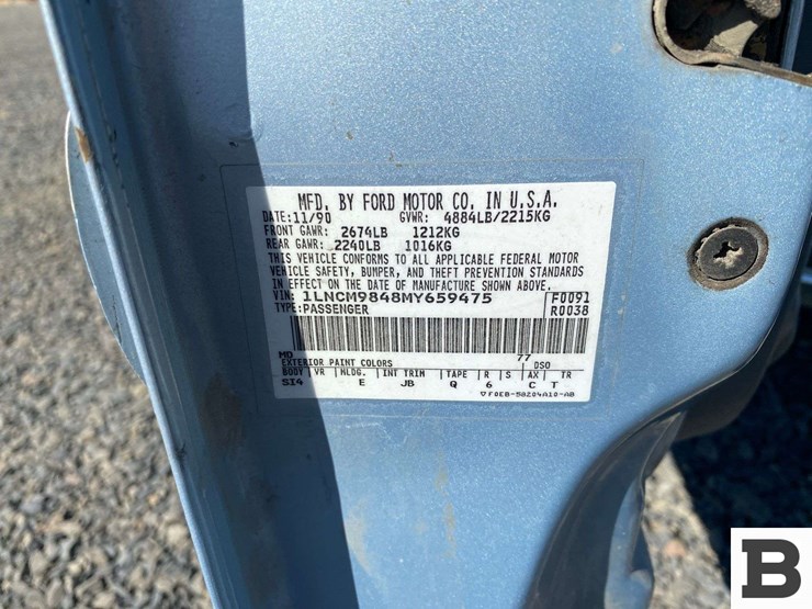 1991-lincoln-continental-sedan-image-33