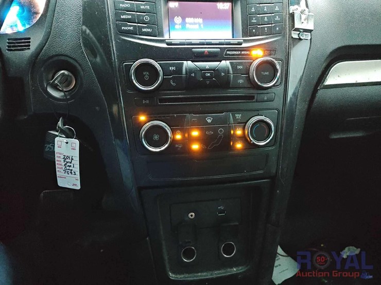 2016-ford-explorer-image-19