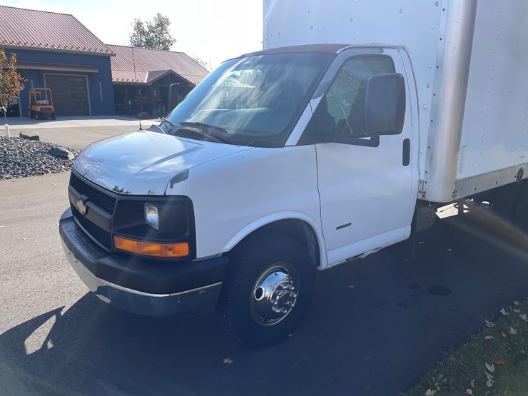 2007-chevrolet-g3500-image-9