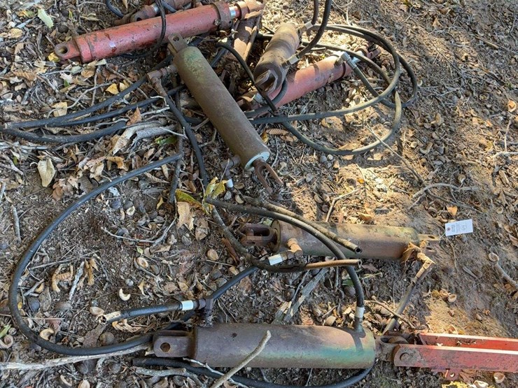 assortment-of-cylinders-image-2